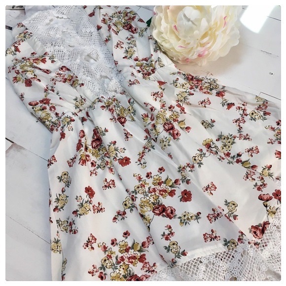 *CLEARANCE* Amelia Ivory Lace Romper - Picture 2 of 8